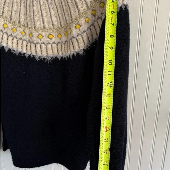 Style & Co. Navy and Cream Sweater Size L with Yellow Accents - Picture 7 of 9